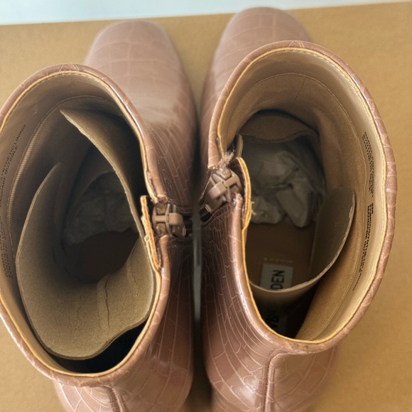 NIB Steve Madden "Darma" Crocodile Embossed Blush Tan Ankle Bootie Size 8 - Picture 12 of 16